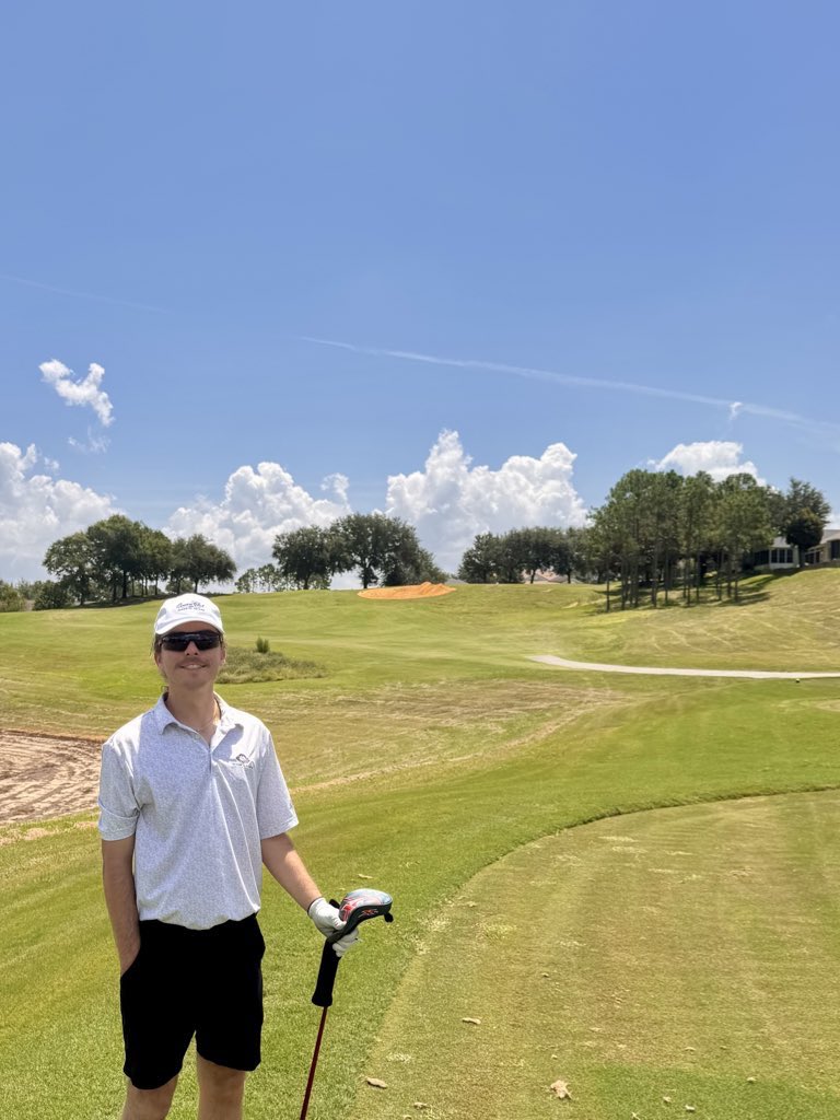 yadOmaC's tweet photo. Lil golf 🏌️‍♂️ https://t.co/yzz7FCm1fA