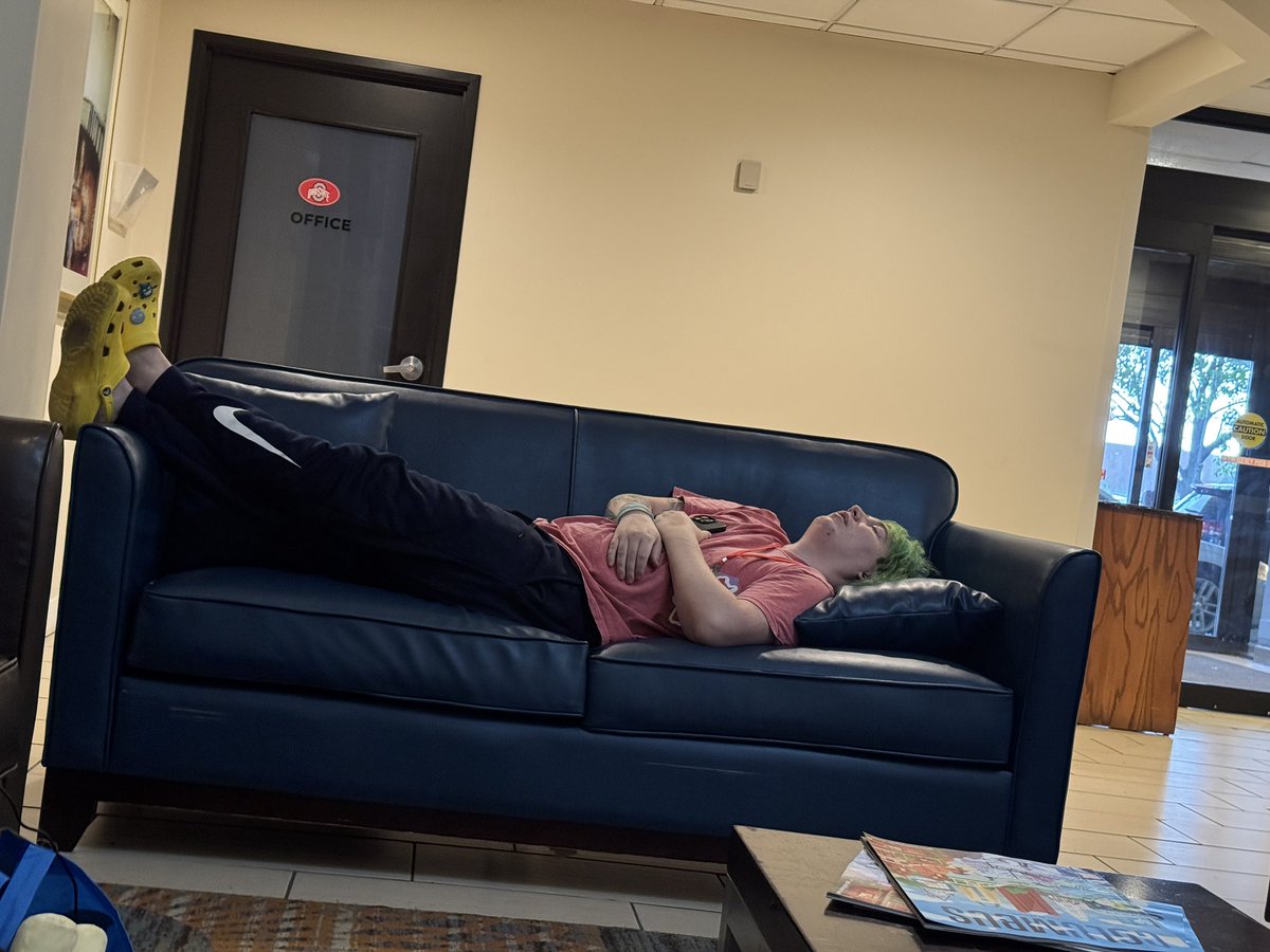IvoryBrony's tweet image. Nap time for the boys