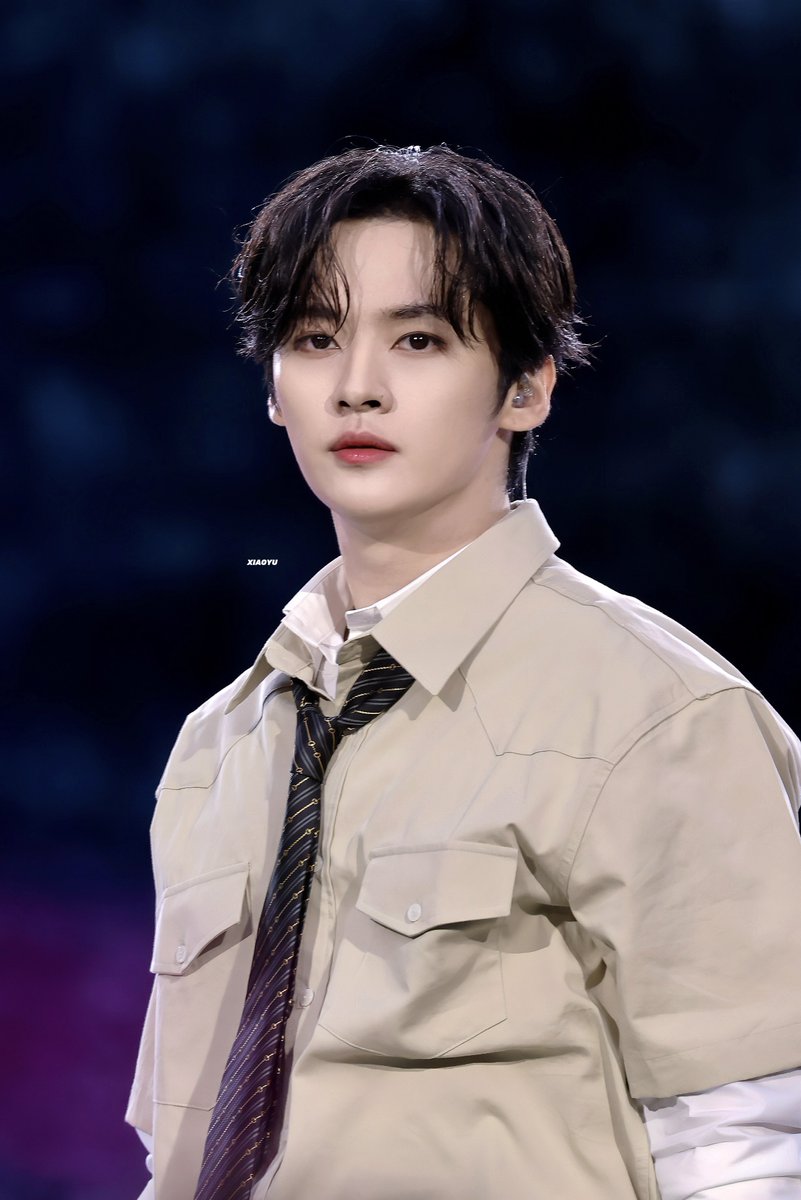 our CINEMA boy is so pretty 🤍✨

#dominATE_paris  250726
#LeeKnow #리노