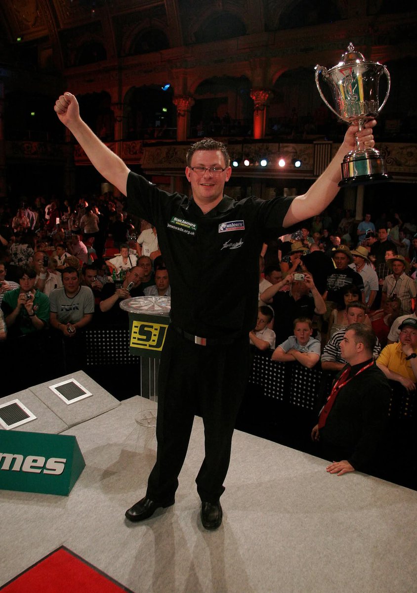 UnicornDarts's tweet image. QUIZ TIME!
Ahead of #TheMachine playing in his SEVENTH World Matchplay Final tonight, let's take a stroll down memory lane.
He won his maiden title at the Winter Gardens in 2007 - But who did he win it against?
And, for a magical bonus point - What was the scoreline?