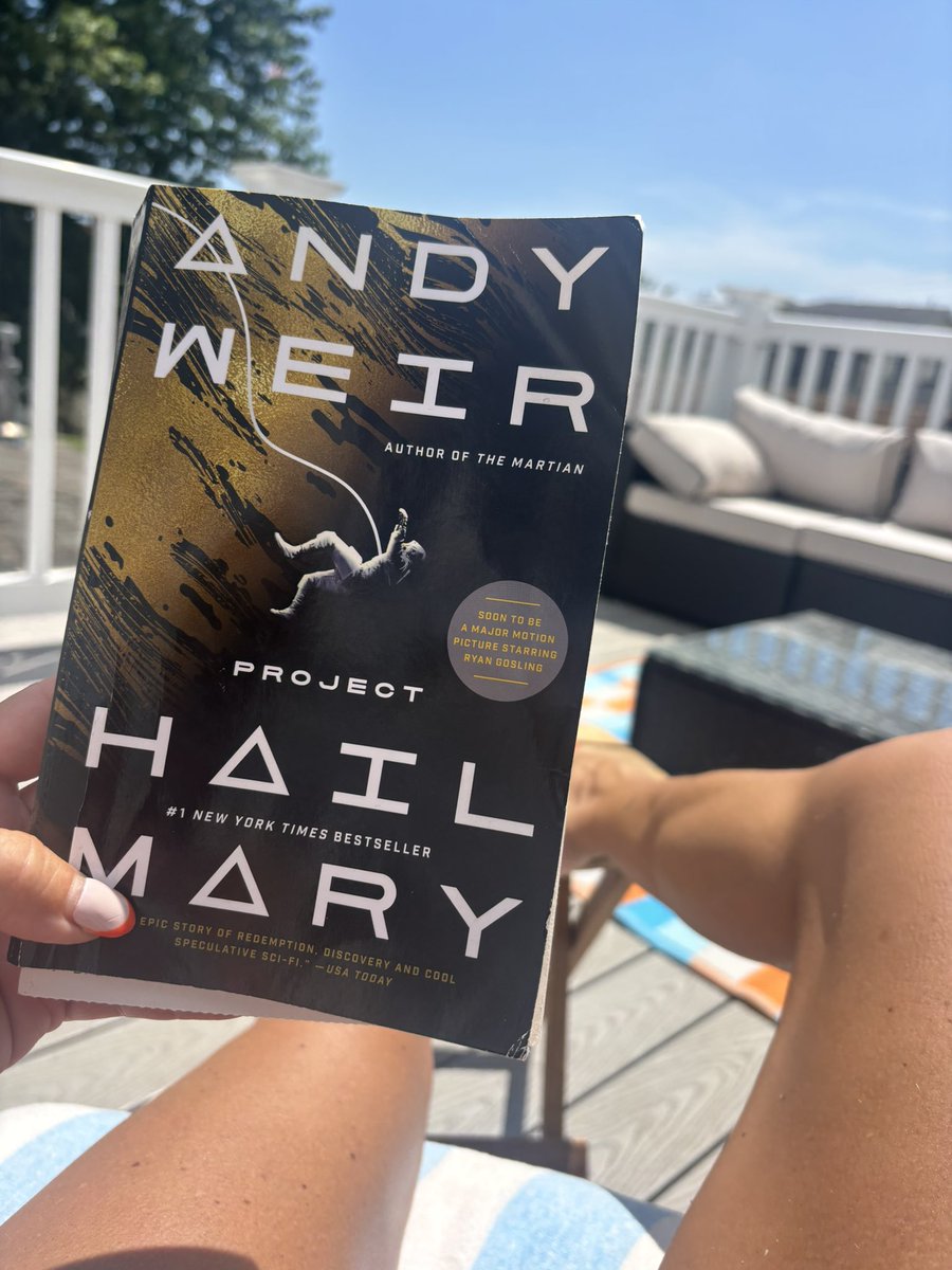 Just_Me_Meh's tweet image. Holy hell, am I ever enjoying this book!
*Bonus since I know @RyanGosling is starring in the movie, I hear his voice in my head🥰
#ProjectHailMary