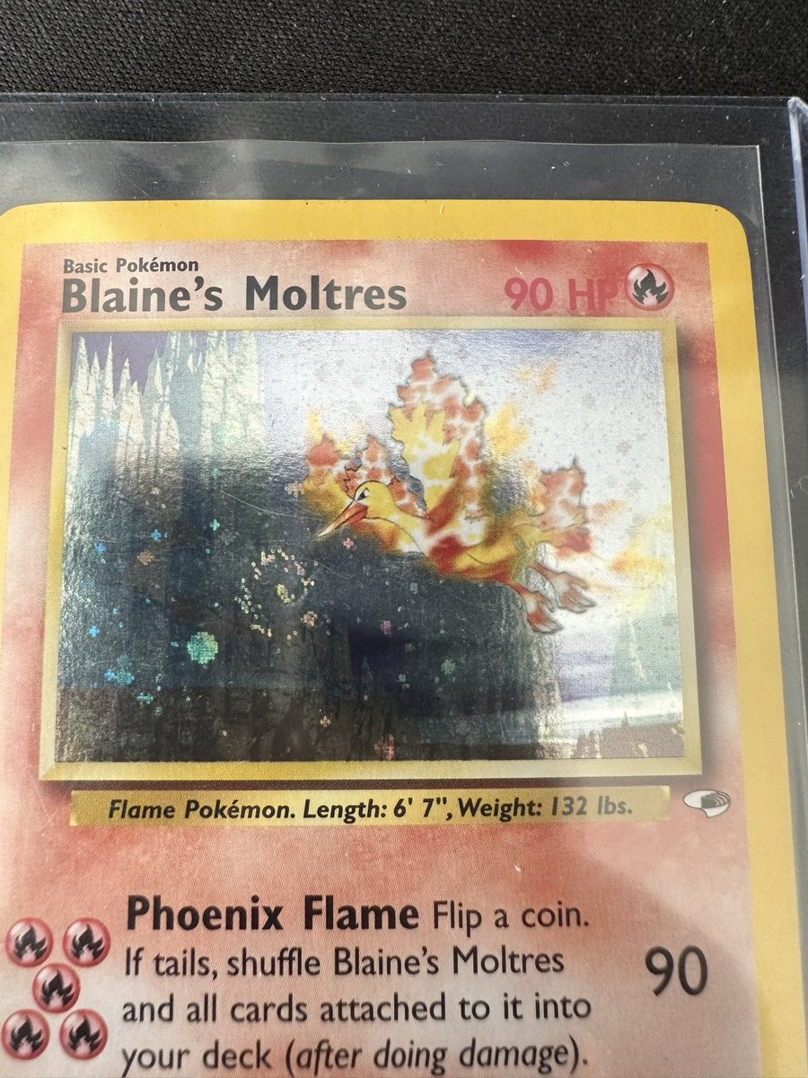 _EthanRG's tweet image. Picked up this Moltres today and didn’t even notice the swirl until I got home 🙏🏼