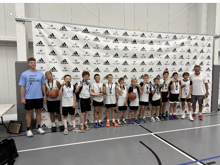 strictly_skills's tweet image. Good weekend for a couple of our teams
16U Gold local squad
3rd 4th SS33 #🏆