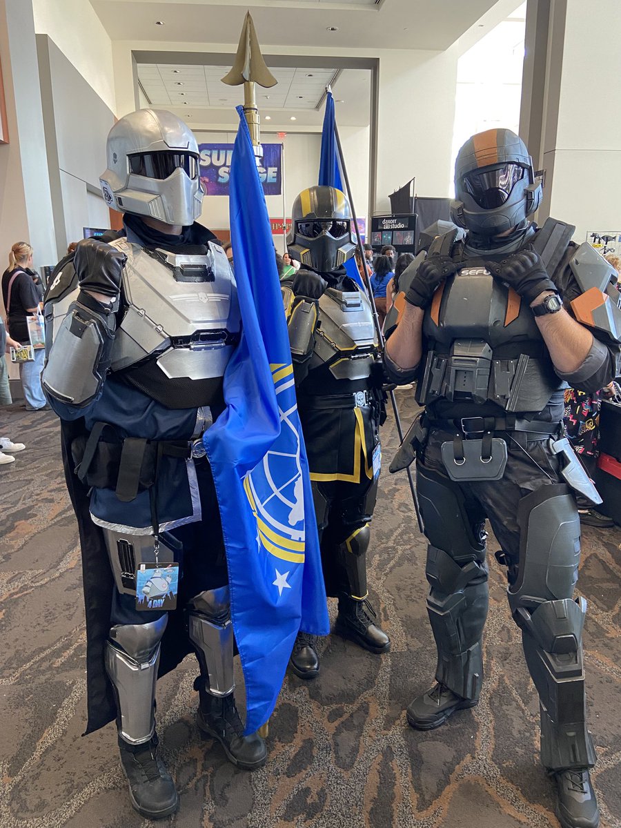 A Mementos Convo A Day (@aconvoaday) on Twitter photo #galaxyconraleigh was so damn fun! The night shows, the guests (thanks you <a href="/LauraBaileyVO/">Laura Bailey</a> for the pic), the events, the cosplayers!
So good to get out after the work I’ve been through, lately.
-Ronin #galaxyconraleigh was so damn fun! The night shows, the guests (thanks you <a href="/LauraBaileyVO/">Laura Bailey</a> for the pic), the events, the cosplayers!
So good to get out after the work I’ve been through, lately.
-Ronin