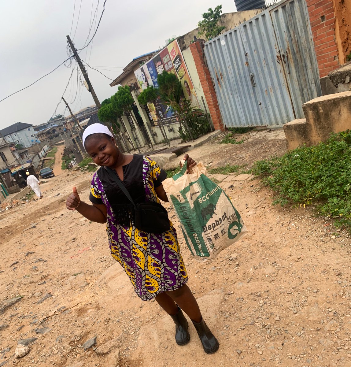 Whunmi__'s tweet image. How I went to Mile 12 this morning 😂
My timbs is so beautiful 😍  you like ?
