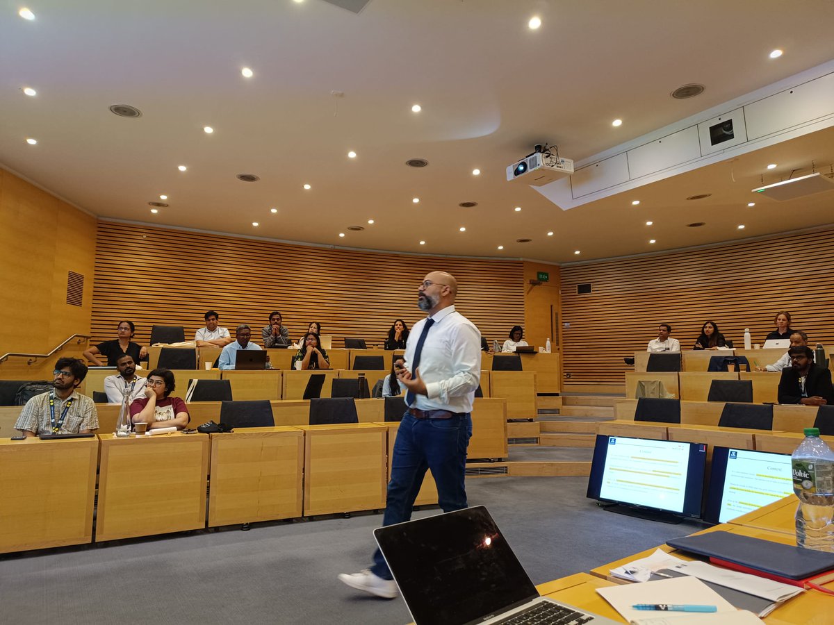 ProfRavikantK's tweet image. It's a wrap at UK! thanks to Ambedkarite community inviting me to talk abt #MeetTheSavarnas at Oxford, Leicester & Leeds, & fans in London & Bristol for showing up!
Also as part of the 3rd Global Conference on Caste, Business & Society at @UniofOxford, was happy to meet so many…