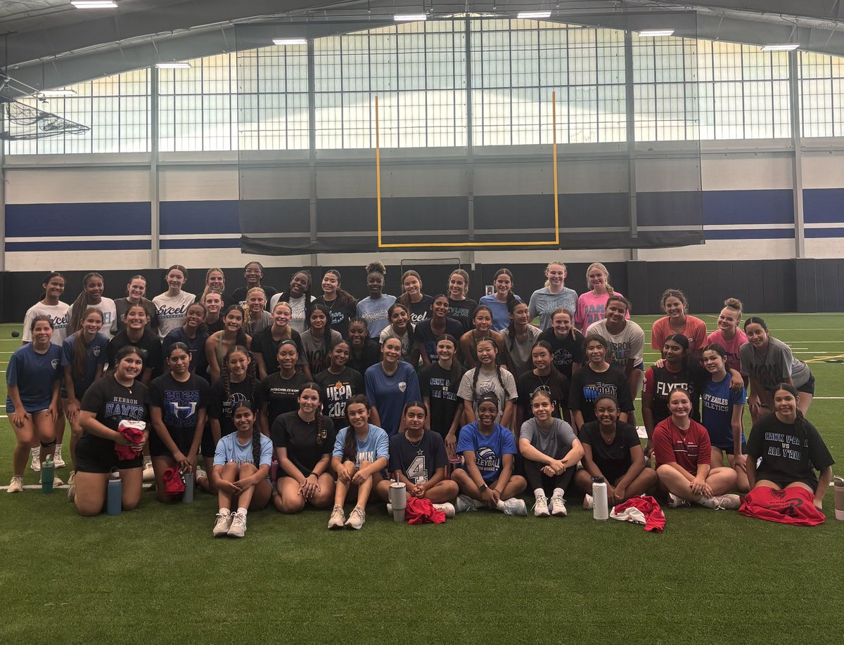 PCnowisthetime's tweet image. An incredible 6️⃣ Weeks of WORK by the @HebronHigh ladies is officially in the books! 📚
A group unlike any other… they work, they have fun, and they WIN! 😤 #HawkPride
Big S/O to this group, all our award winners, and the ⭐️ of the Year: Laila “JT” Talley!