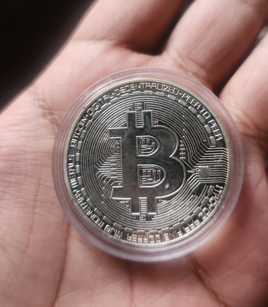 iamabverse's tweet image. Some guy just sold this Physical Bitcoin to me for just $60,000. Thats a 50% discount!
Chat, am i cooked?