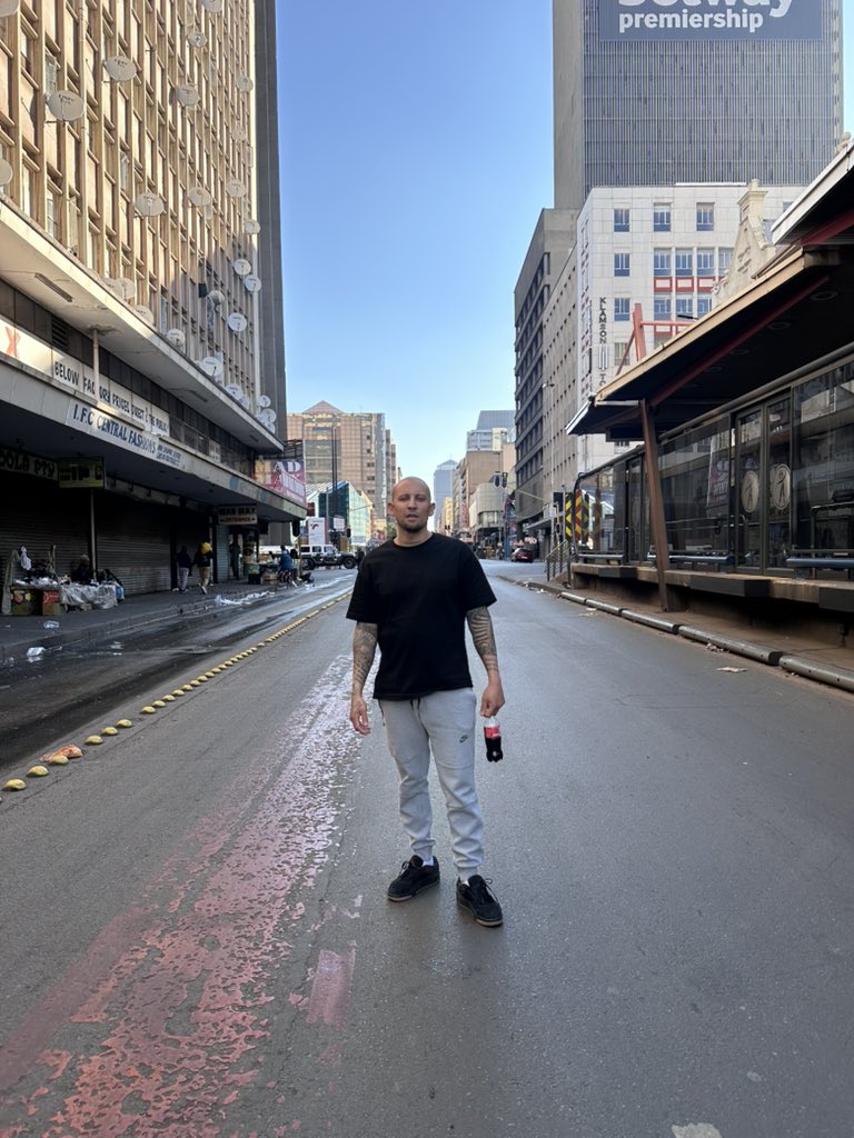 Shady_Lurker's tweet image. Johannesburg CBD📍
I LOVE THIS CITY! ❤️
So sad to see how it’s being destroyed. By people who don’t give a Fuck about preserving it.