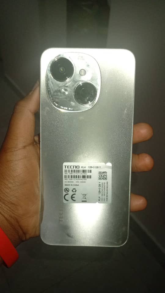 Tchekela's tweet image. Techno Pop9
128gb
A week old 
K420000 
Llz Dm and retweet🤲🏼