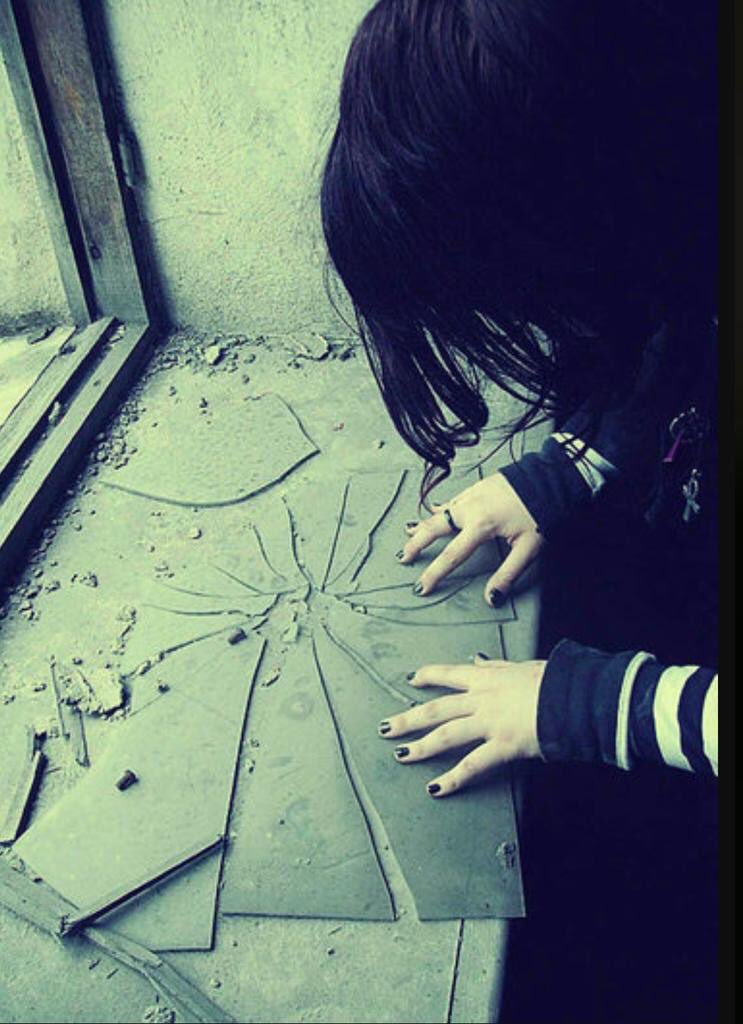 novel__0's tweet photo. أمانه علم العشاق 
بقصة شوق والعِبره 

سنين وقلبها مافاق 
وترسم بسمه منجَبره

واذا قالوا گذب ونفاق 
جوابگ جرحها أخبّره 

#روايــــــــہ 
#لحن_الألم https://t.co/gqFf6xLCLz
