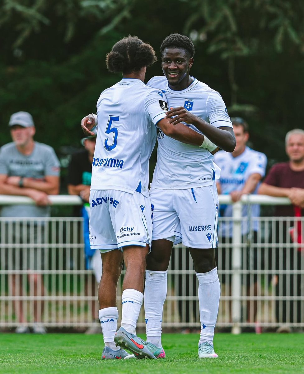 KingEscobar_6's tweet image. Ibrahim Osman scores for Auxerre in a club’s friendly win over Clermont.
The Ghanaian 🇬🇭 youngster looks happy in france 🇫🇷 ahead of the Ligue 1 season.
#TheVoiceSport6