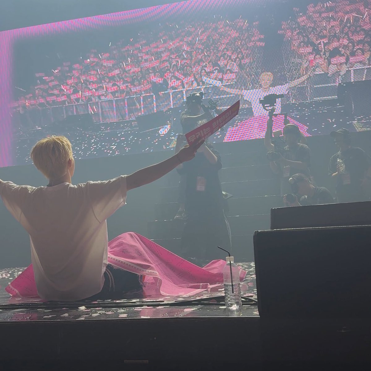 22l096's tweet image. 끝 !¡! 🤞🏻💜