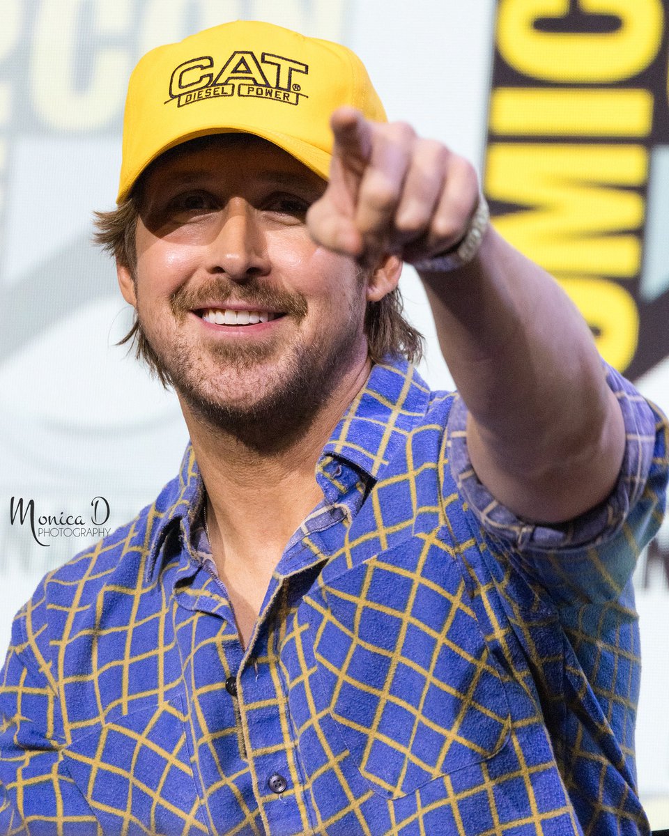 MonicaDPhoto's tweet image. Ryan Gosling on stage at San Diego Comic Con for the highly anticipated Project Hail Mary, based on the book by Andy Weir (author of The Martian). The film is due out in 2026. (It looks *so* good!)
#ryangosling #projecthailmary #sdcc #SDCC2025 #AndyWeir