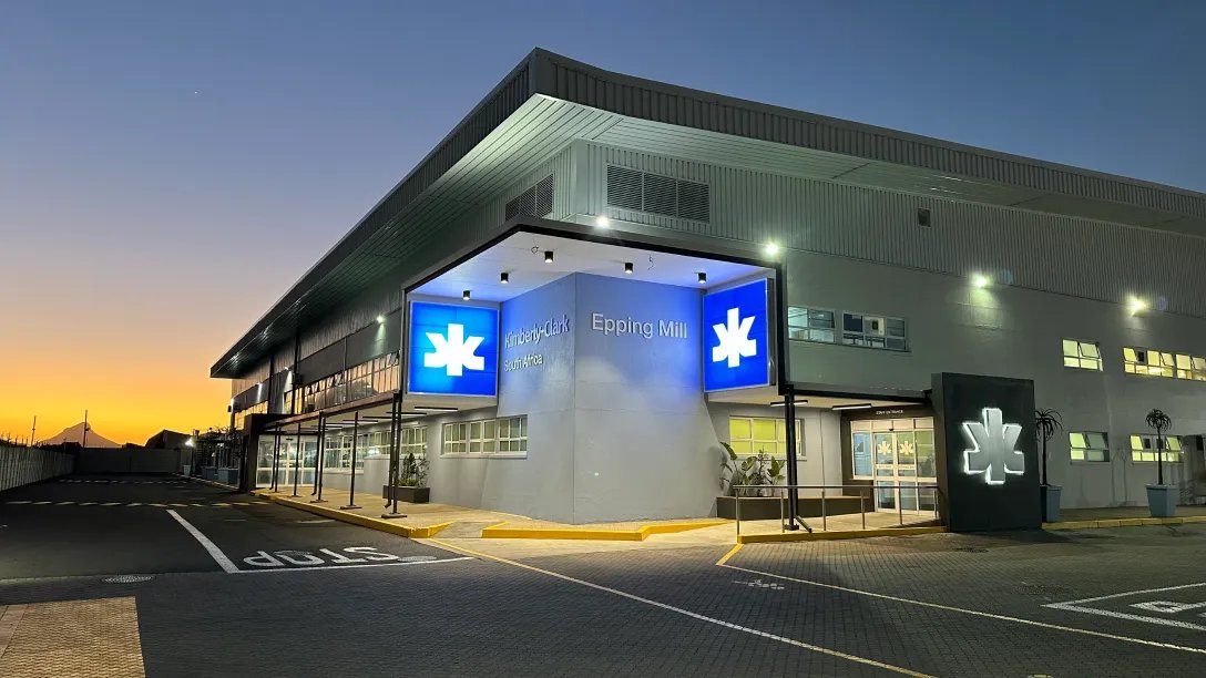 OneStopESG_'s tweet image. Kimberly-Clark UK &amp;amp; Ireland, with Carlton Power and HYRO, invested £125M ($168.9M) to build green hydrogen facilities at its Northfleet and Barrow plants.

Read More: onestopesg.com/esg-news/kimbe…

#GreenHydrogen #Decarbonization #KimberlyClark #SustainableManufacturing