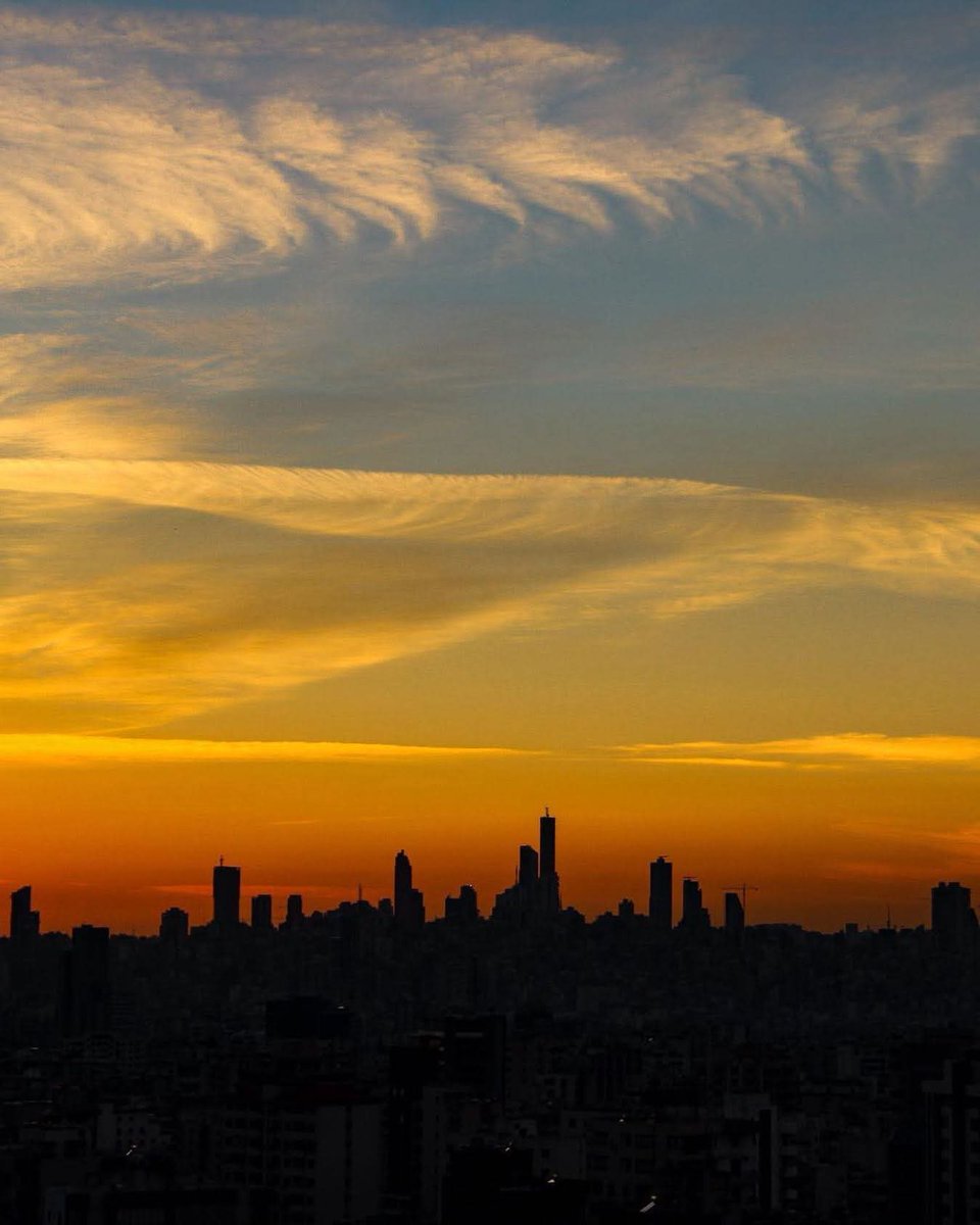 BeirutPhoto23's tweet image. يا ريت الزمن يوقف مع هاللحظة...
#بيروت تغرق بدهب الغروب 🌇
#مساء_الخيرᅠ