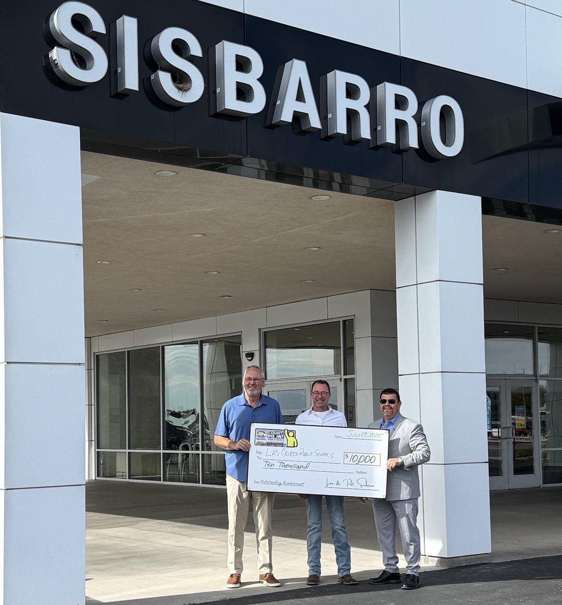 ignacior38's tweet image. A huge thank you to Sisbarro Auto for your generous $10,000 donation in support of our attendance initiatives! Your partnership helps us keep students on the path to success. @LCPSnet @SisbarroChevy