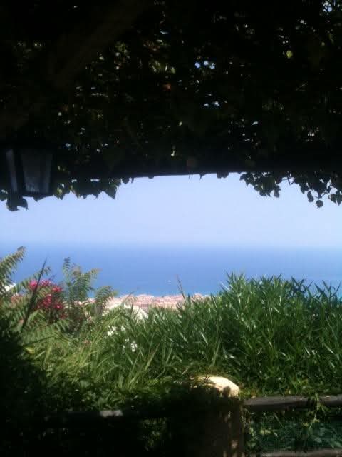 Cristina6013's tweet image. Con quel cielo e quel mare, sento che manca qualcosa: forse solo tu. ❤️