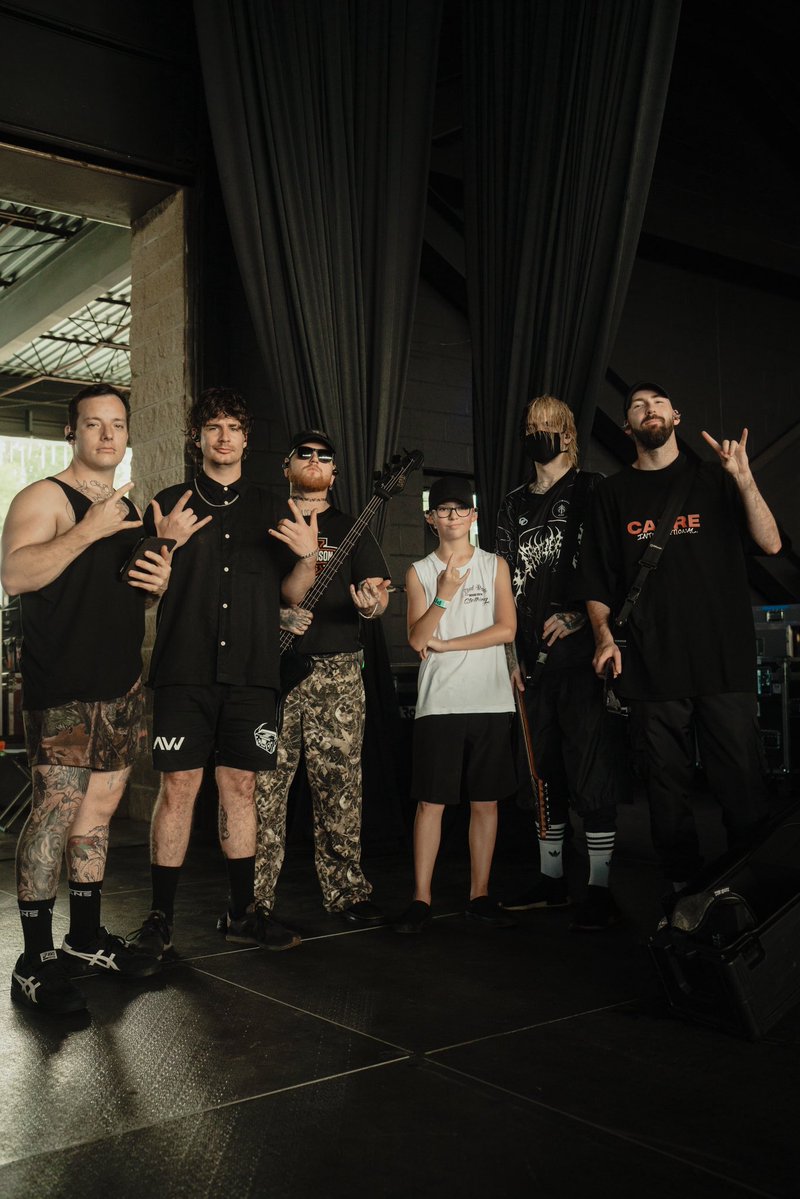 AlphaWolfCVLT's tweet image. Bristow, VA yesterday was one of our favourite shows this tour! Cheers for grooving in the early afternoon with us
Today is the last day of Summer Of Loud and we know that Charlotte, NC doesn’t screw around, see you at 3:40pm
P: @uglivia
