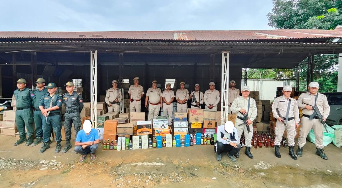 manipur_police's tweet image. On 26.07.2025, Manipur Police apprehended 02 (two) individuals from Mantripukhri area under Heingang-PS, Imphal East district:
(i)Thangjam Arbin Singh (28) of Sagolband Thangjam Leikai, Imphal West district and
(ii)Keisham Santa Meetei (40) of Kangsoibi Mapal, Bishnupur…