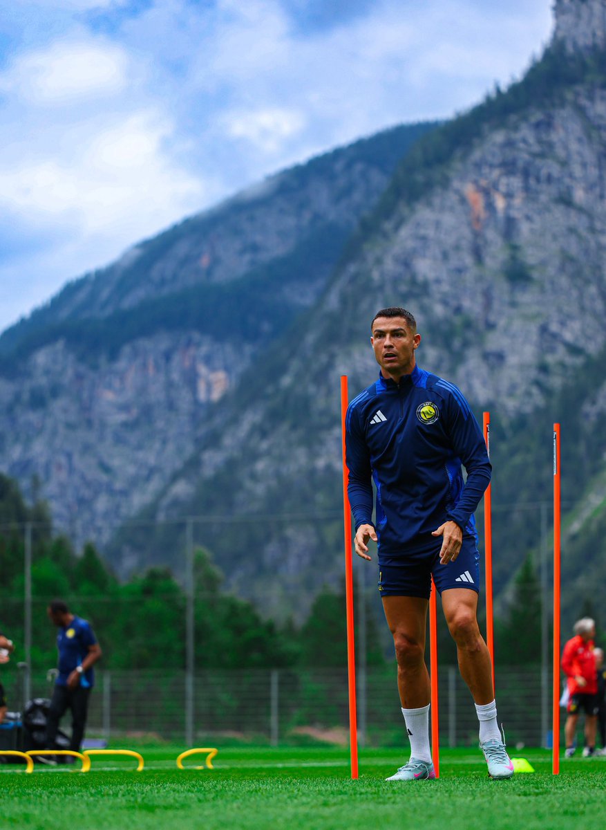 CallHimGoat's tweet image. بغض النظر عن معسكر النمسا
فترة كريستيانو في النصر جمالية الصور فيها كثير اذا استثنينا مصورين روشن مع فلاترهم والتوقيع