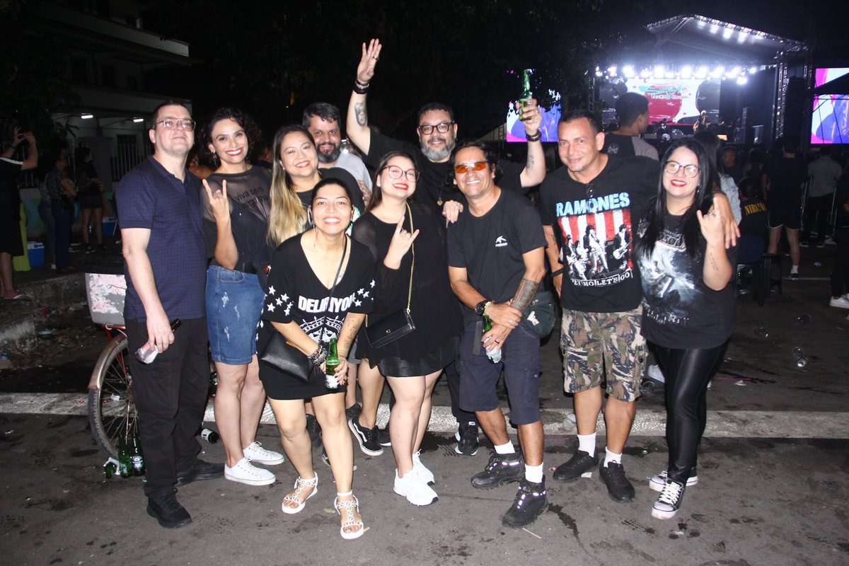 Rockistas de ontem, de sempre ❤️

<a href="/sharlotsandim1/">Helena Tucuju</a> <a href="/eltonmtavares/">Elton Tavares (Godão)</a> 
❤️❤️❤️❤️❤️❤️❤️❤️