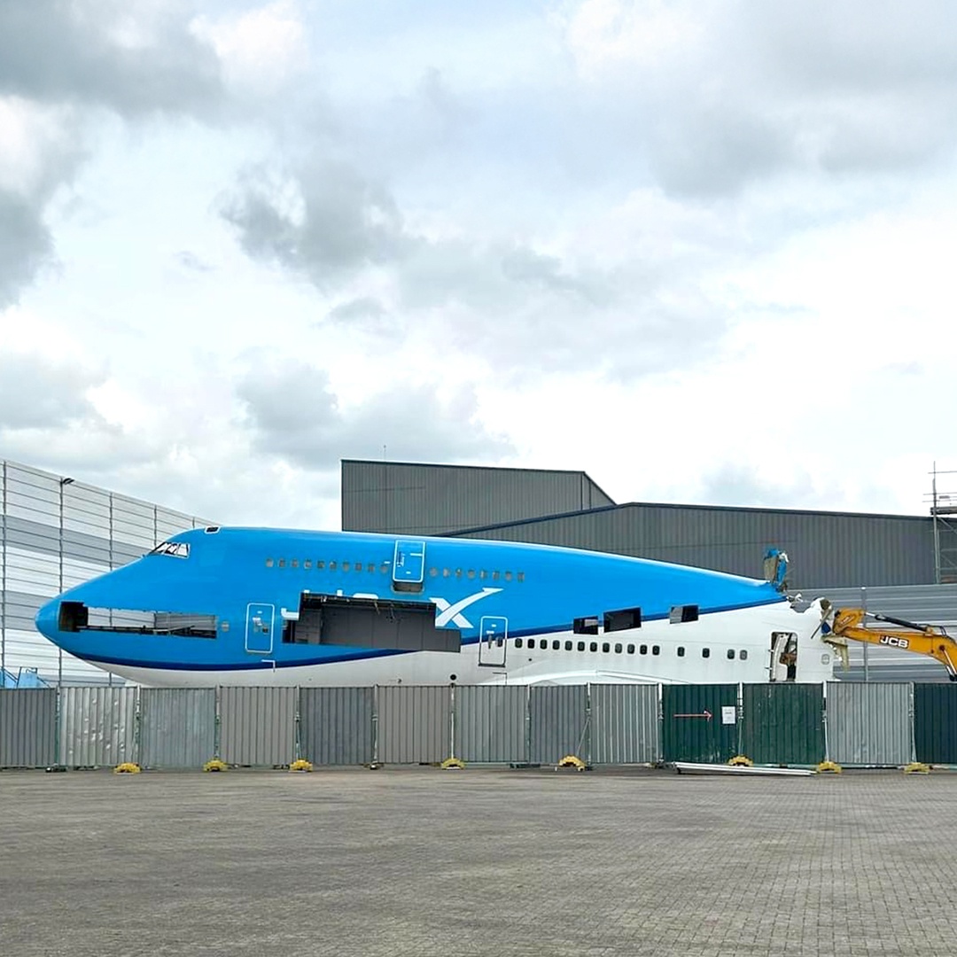 aviationtag_com's tweet photo. From almost whole to fully gone.
Swipe to see what became of VQ-BWM – Parental guidance may be required.
Not every transformation is pretty.

#boeing747 #aviationupcycling #aviationtag #klm #klmcrew #jetonex #b747 #b747lovers #lovehurts #boeing747 #boeing747lovers https://t.co/2iRSBSmVzR
