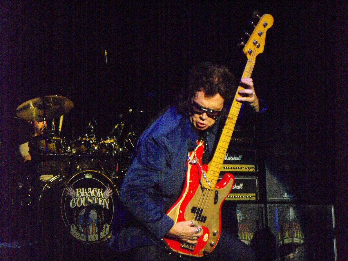 GH_Tourography's tweet image. #OnThisDay in 2011, Glenn Hughes @glenn_hughes played LIVE w/ @bccommunion @ O2 Academy in Newcastle, UK 馃嚞馃嚙 #GlennHughes #BCC #BlackCountryCommunion