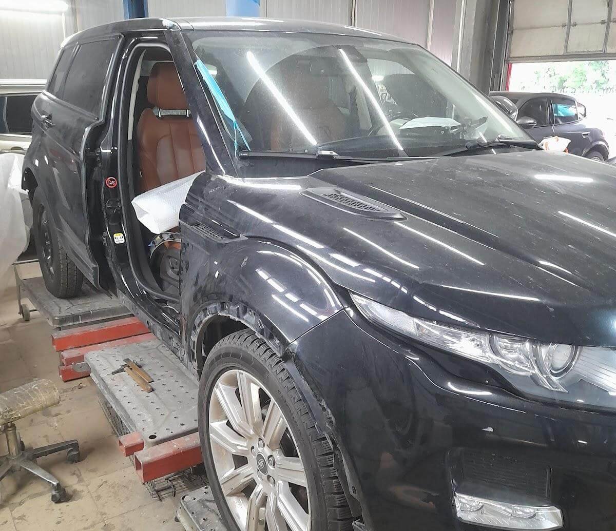 linetechnoru's tweet photo. Отремонтировали порог, крыло, дверь и задний бампер на Range Rover Evoque — https://t.co/dp9lYOtyFr https://t.co/t9YC5XaG9z