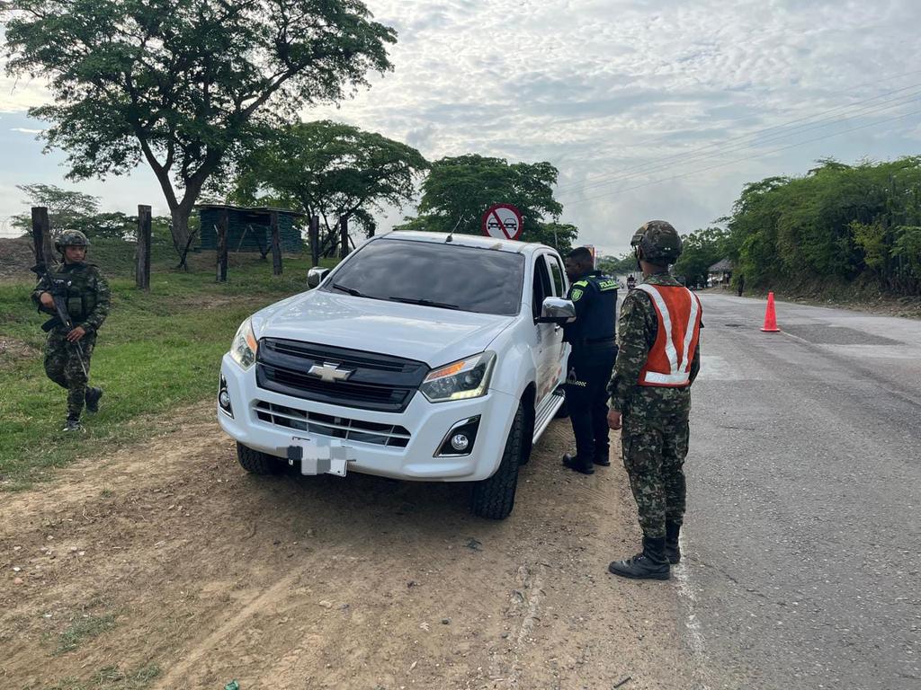 Ejercito_Div1's tweet image. Como parte de las acciones para fortalecer la seguridad ciudadana, soldados del Batallón de Infantería N.°5 de la #SegundaBrigada, en coordinación con la @PoliciaDEMAG, trabajan de manera coordinada para brindar seguridad en el municipio de Plato, #Magdalena, con el objetivo de…