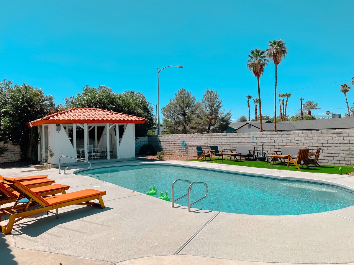 ForRecovery's tweet image. 🏠 Introducing Member Living at Foundation for Recovery. Member Living is a six-month, structured recovery housing program for men, designed with a strong focus on supported employment. Our home offers a peaceful, community-centered retreat. Through personalized recovery…