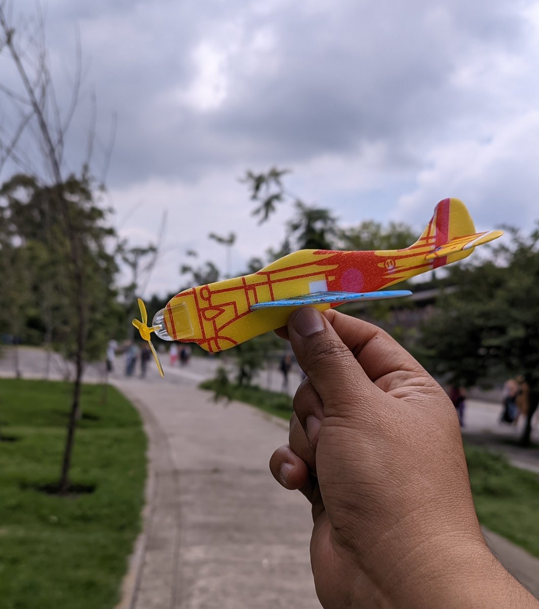 Yusdan's tweet image. Tengo un avión, como los magnates
