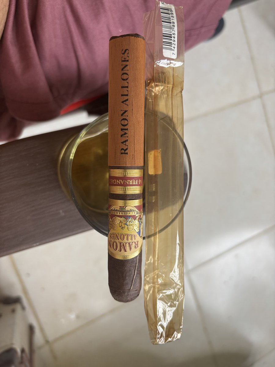 Salud . Ramón allones. Simplemente Expectacular <a href="/Aj/">AJ Joshi</a>