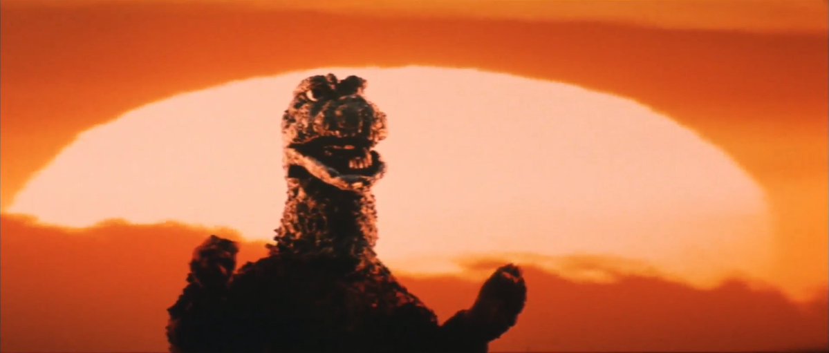 M3S0soic's tweet image. #GojiRewatch25
In terms of chronology the last time we saw Godzilla was when he was about to begin hibernation. In Godzilla vs. Hedorah he's first seen coming in the sunlight, an unquestionable hero. Not sure if it's intentional continuity and character development
I'll say it is