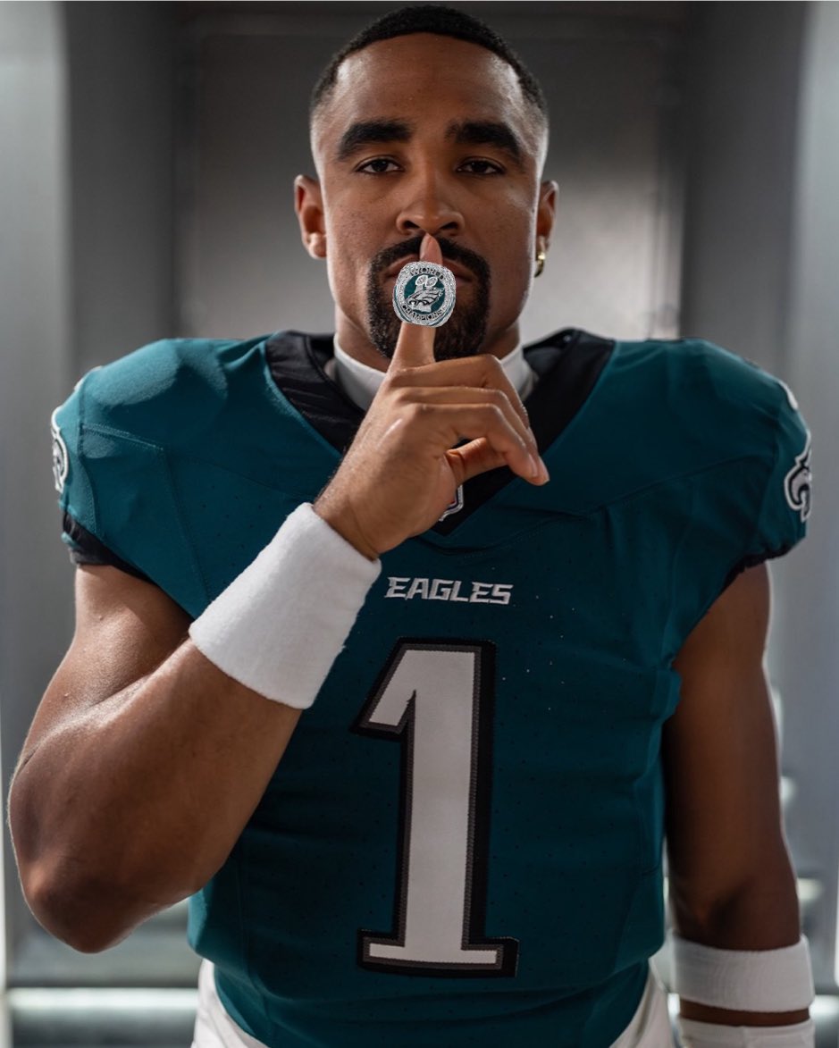 joe_pezz's tweet image. Jalen Hurts whenever Cam Newton opens his mouth