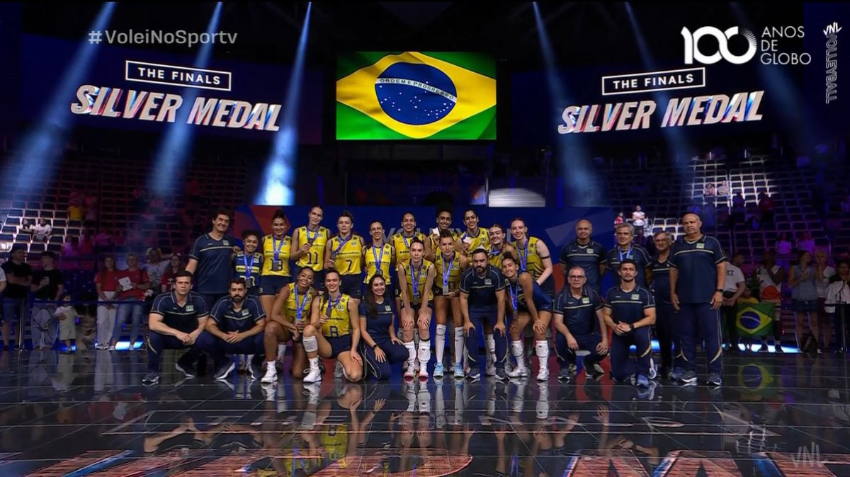 centralreality's tweet image. Pelo menos perdemos pras campeãs, né? 💅#VoleiNoSportv
