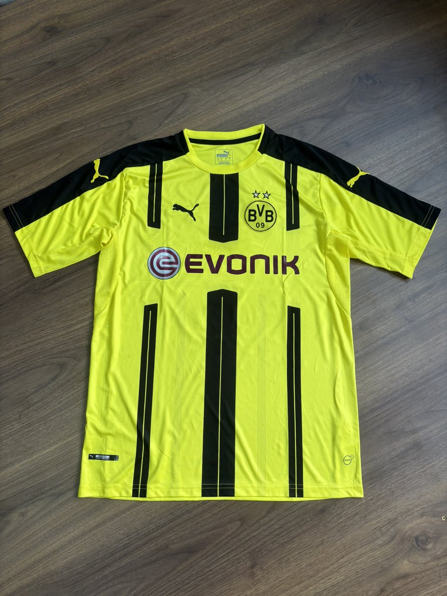 thriftedthrvds's tweet image. size: large
condition: 10/10
price: ¢150