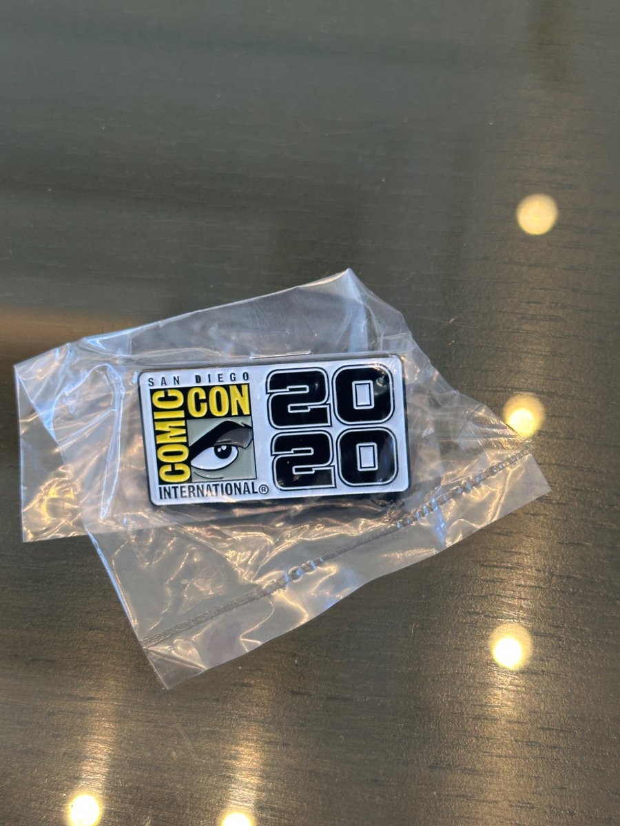 TheEricGoldman's tweet image. Went to turn in my ticket from the Alien: Earth panel to get my giveaway (it’s a poster) and they also were giving out free pins for… #SDCC 2020! A Comic-Con that never happened but obviously merch was created for.
