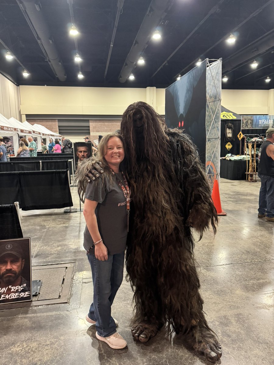 TaraMacks's tweet photo. I found Bigfoot https://t.co/FE5GifdPxr