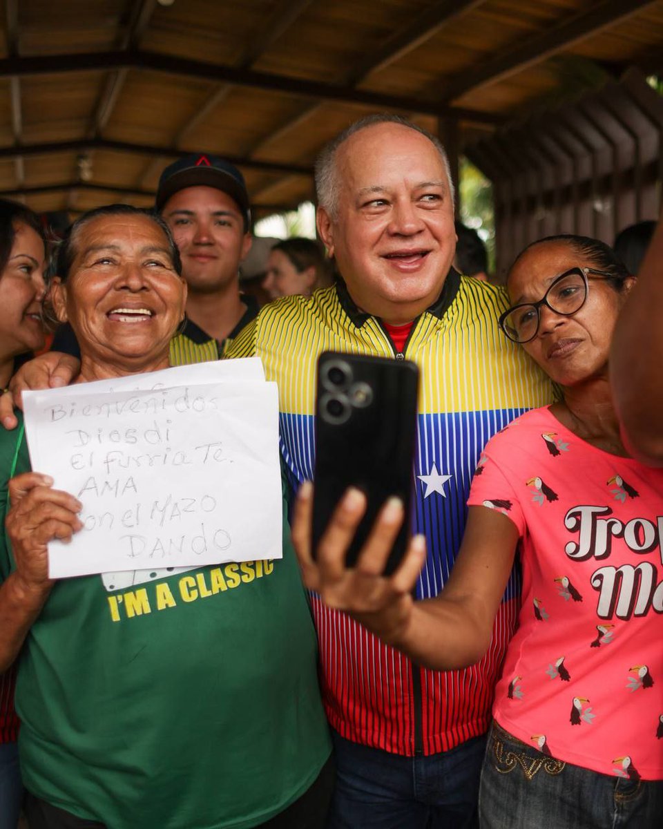 Secretario General del PSUV, Diosdado Cabello afirmó que el pueblo ya domina el sistema de votación, lo que lo hace más expedito, tranquilo y transparente.

<a href="/dcabellor/">Diosdado Cabello R</a> 
<a href="/PartidoPSUV/">PSUV</a>
#EleccionesMunicipales2025