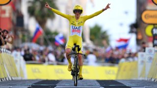 KarlErjavec's tweet image. Felicitations Tadej Pogačar! 
Le d&apos;Artagnan Slovène!
Pour la quatrième victoire au
&quot;Tour de France&quot;!

Čestitke Tadej Pogačar! Slovenski mušketir D&apos;Artagnan!
Za četrto zmago na
&quot; Tour de France&quot;!