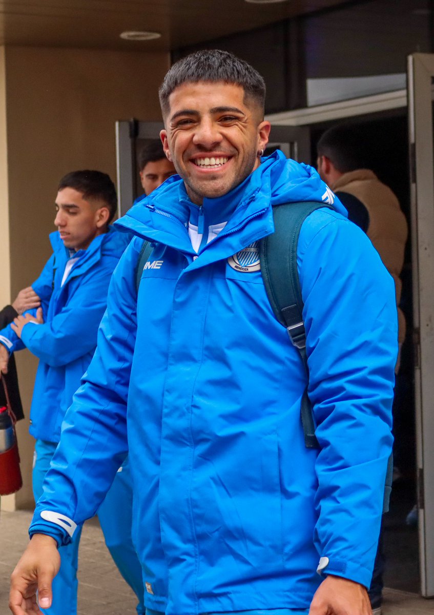 ClubGodoyCruz's tweet image. ¡Rumbo al estadio! 🔜 🏟️

#JUEGAGODOYCRUZ 💪
#VamosTomba 💙🤍