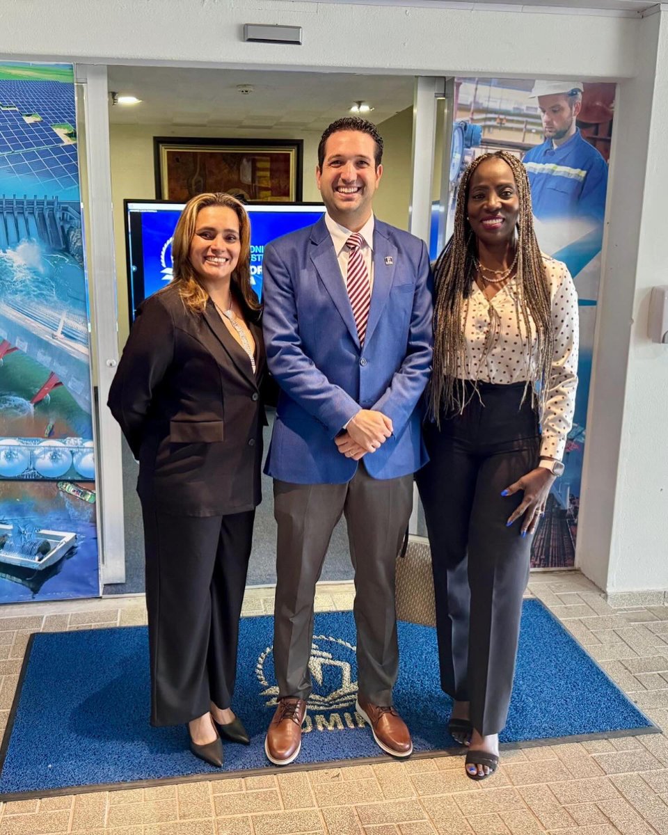 La CMP participó en la investidura del Capt. Michael Malliaros como Doctor Honoris Causa, en reconocimiento a su destacada trayectoria y aportes al sector marítimo. Celebramos este merecido homenaje a un referente de excelencia en nuestra industria.
#NuestraIndustriaNuestraRuta