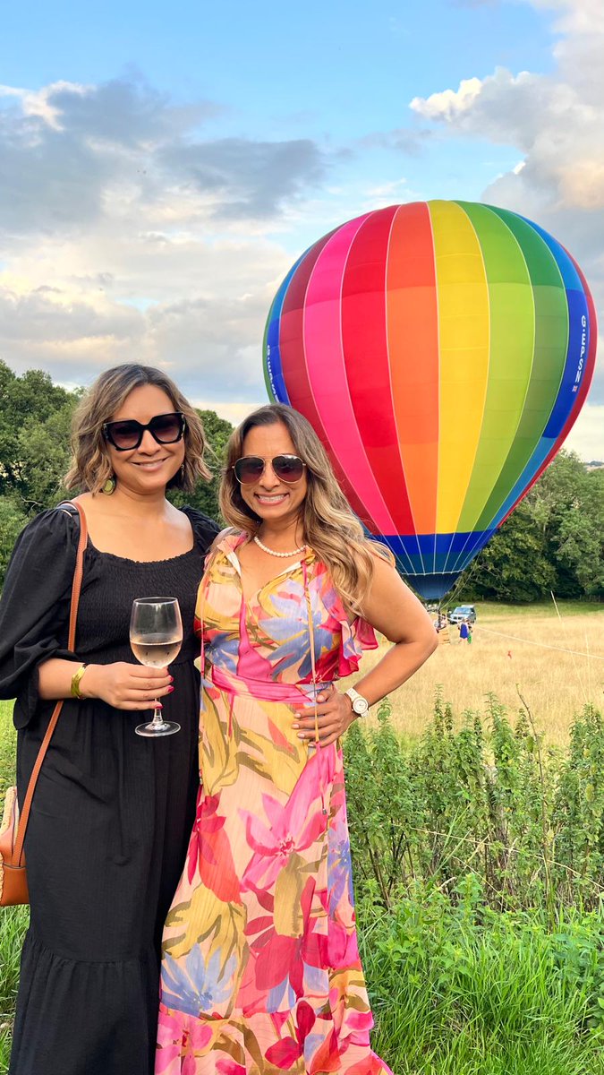 jasminedotiwala's tweet image. Dancing in the rain until 2.30am.
Riding the carousel.
Being at the very top of the ferris wheel as the skies opened to torrential rain!
Croquet on the lawn at 1am.
Sparkling company, live salsa band, open air film screening, hot air balloon..
July memories with @ayeshahazarika