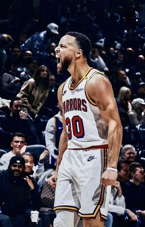 SplashWRLD_'s tweet photo. Clark Kent.                            Superman. https://t.co/dAYF6Yll2E