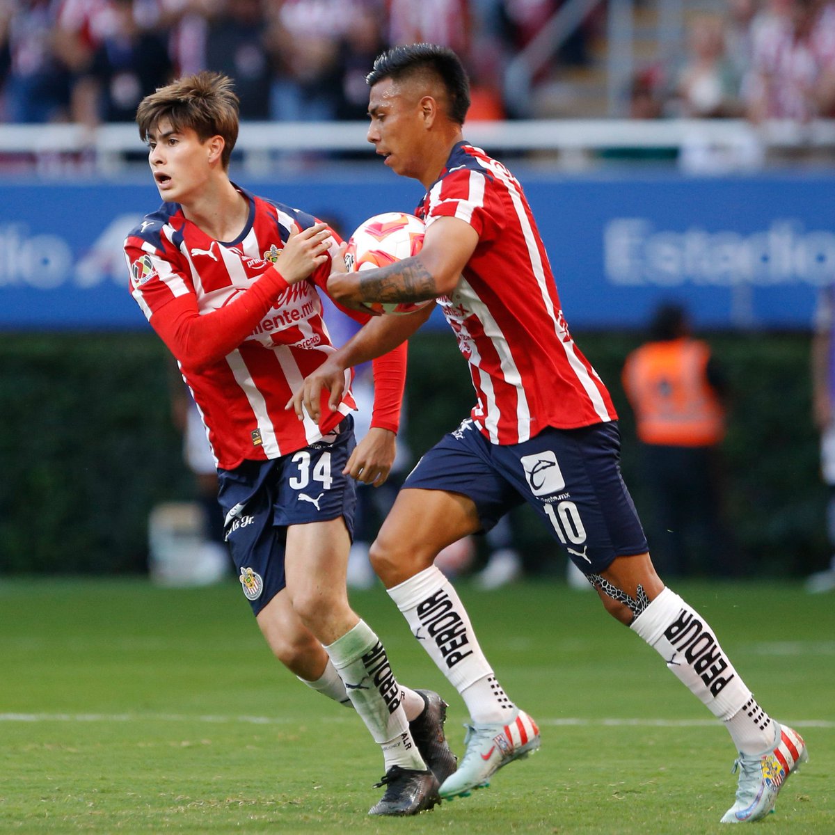 dataref_mx's tweet image. 🐜 Lo que vivimos ayer en GUADALAJARA. Así fue el partido de La Hormiga González frente a Atlético de San Luis:
🔛 INGRESÓ a los 81 minutos.
⚽ EMPATÓ el juego a los 84 minutos.
⚽ CONVIRTIÓ el gol de la victoria a los 90 minutos.
😲 Solo tuvo 5 TOQUES DE BALÓN en el encuentro.