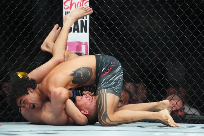 AnikiMMA's tweet image. Rewatched the Abu Dhabi card. There’s a possibly GOATed matchup outside of the bantamweight rankings that NEEDS to happen.