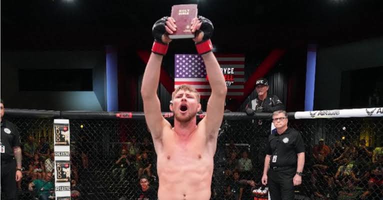 AnikiMMA's tweet image. Rewatched the Abu Dhabi card. There’s a possibly GOATed matchup outside of the bantamweight rankings that NEEDS to happen.