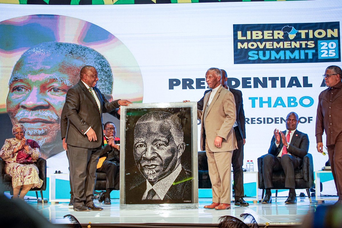 JuliRee_Mts's tweet image. President Thabo Mbeki being honoured by current leaders of various liberation movements is a fitting tribute to a man who has tirelessly pursued peace throughout Africa 🙌🏾👏🏾