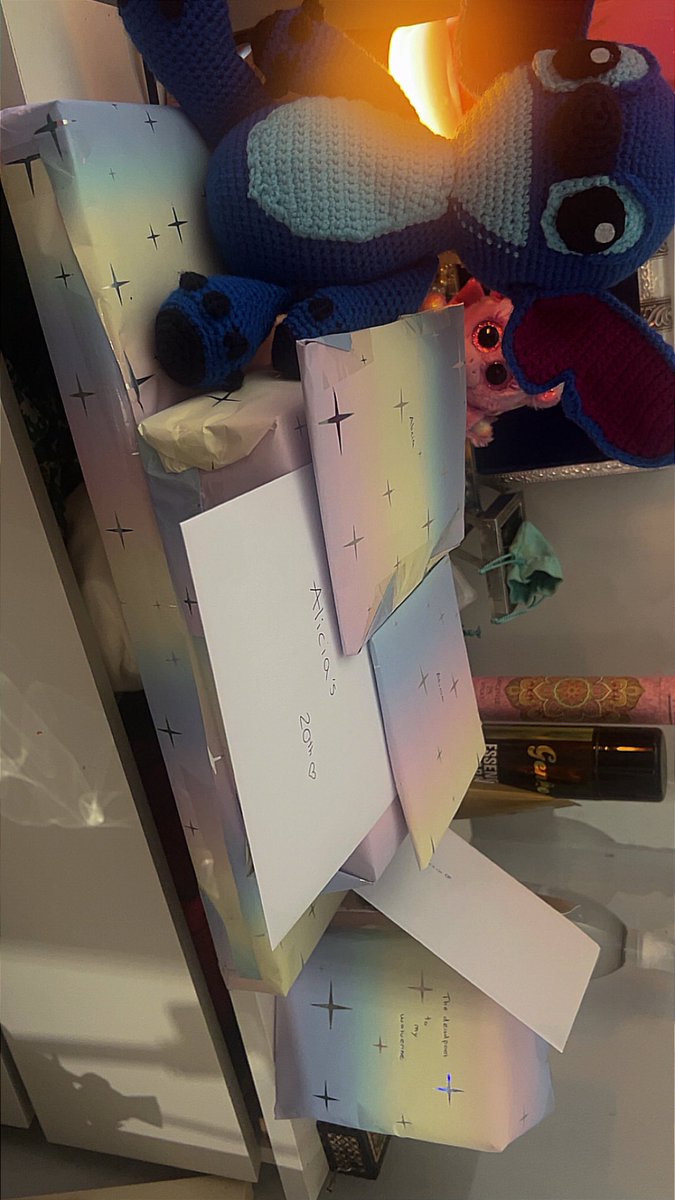 Got a few more bits.. and ignore my little baby in the back she just wants to have a look, but it’s my best friends birthday and I went abit overboard..  and still waiting on 2 more things to be delivered 😭😭😭